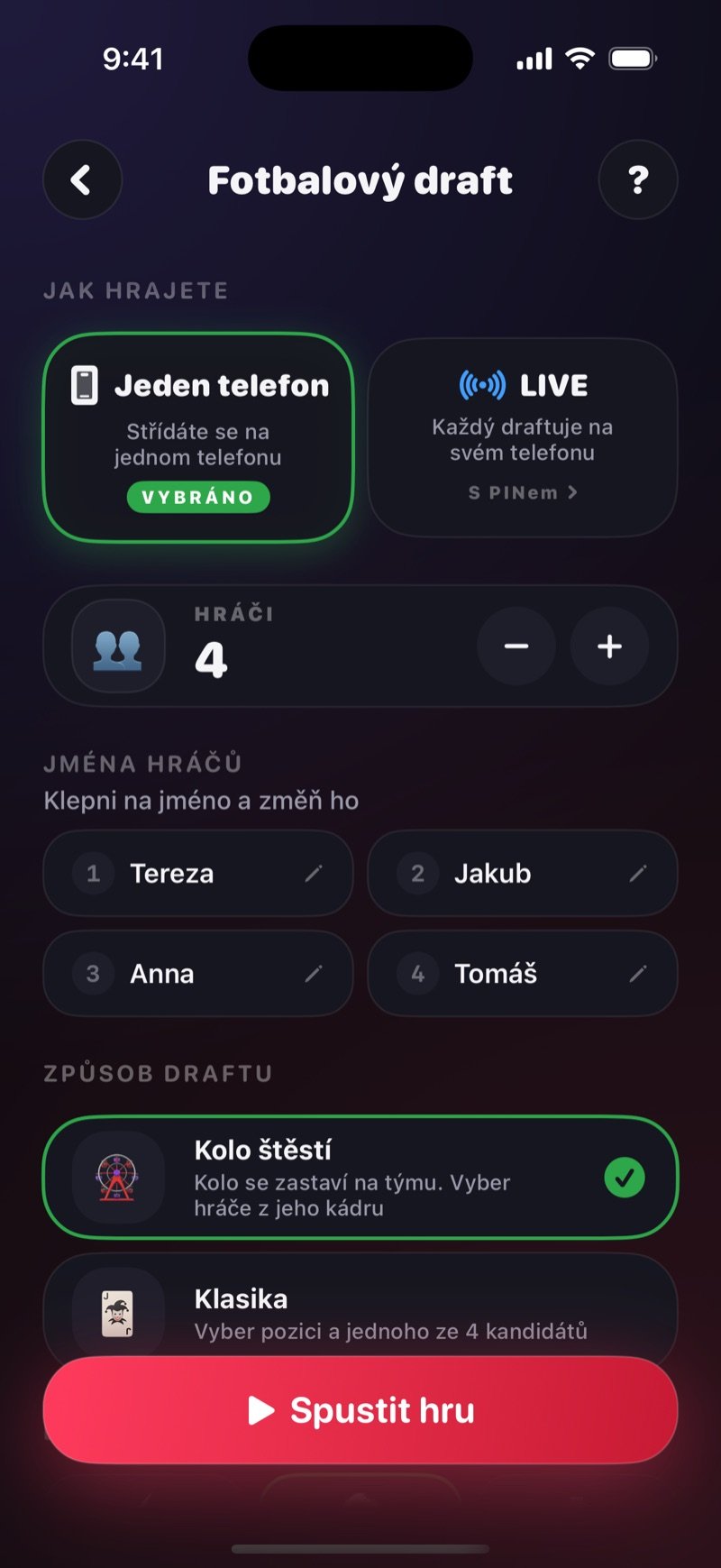 Obrazovka nastavení Fotbalového draftu v Dronku: volba mezi jedním telefonem a LIVE, jména hráčů, způsob draftu Kolo štěstí nebo Klasika a tlačítko Spustit hru