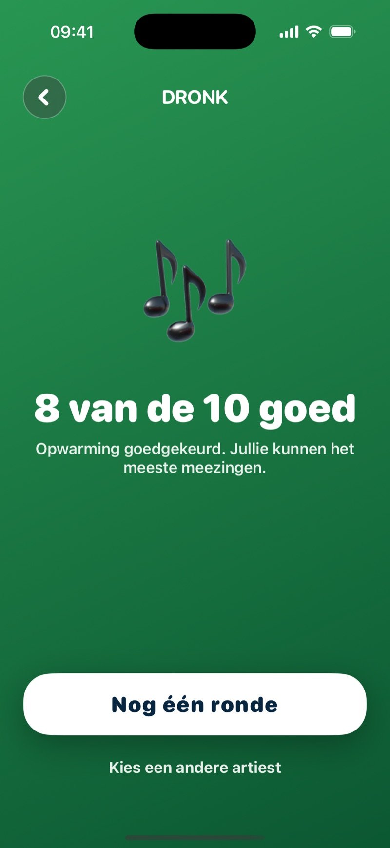 Het resultaatscherm van Raad het liedje: een groot nootje, 8 of 10 correct, de regel Warm-up approved, you can sing along to most of it, een One more round-knop en een link Pick another artist (screenshot van de Engelse versie)