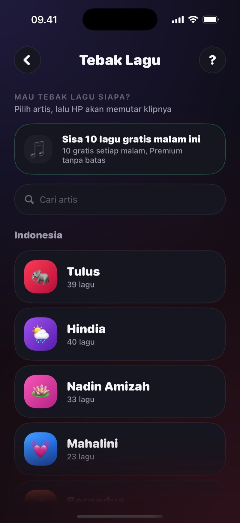 Pemilih artis di Tebak Lagu: pertanyaan Mau tebak lagu siapa?, kotak hijau yang menunjukkan sisa lagu gratis malam ini, kolom Cari artis dan daftar artis dengan jumlah lagu di sebelah setiap nama
