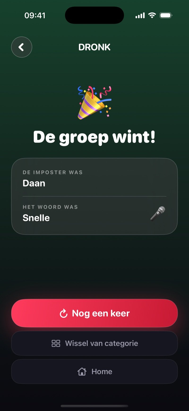 Uitslagscherm in Dronk op een groene achtergrond: Group wins! You caught the imposter. De imposter was Jake, het woord was Penguin, met de knoppen Play again, Change category en Home (screenshot van de Engelse versie)