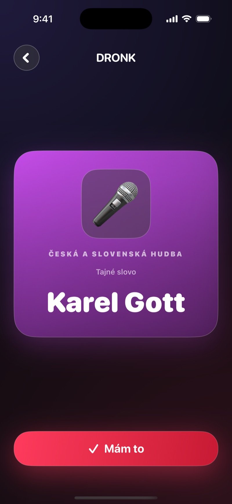 Karta s tajným slovem v Dronku: barevná karta s kategorií a tajným slovem a tlačítko Mám to