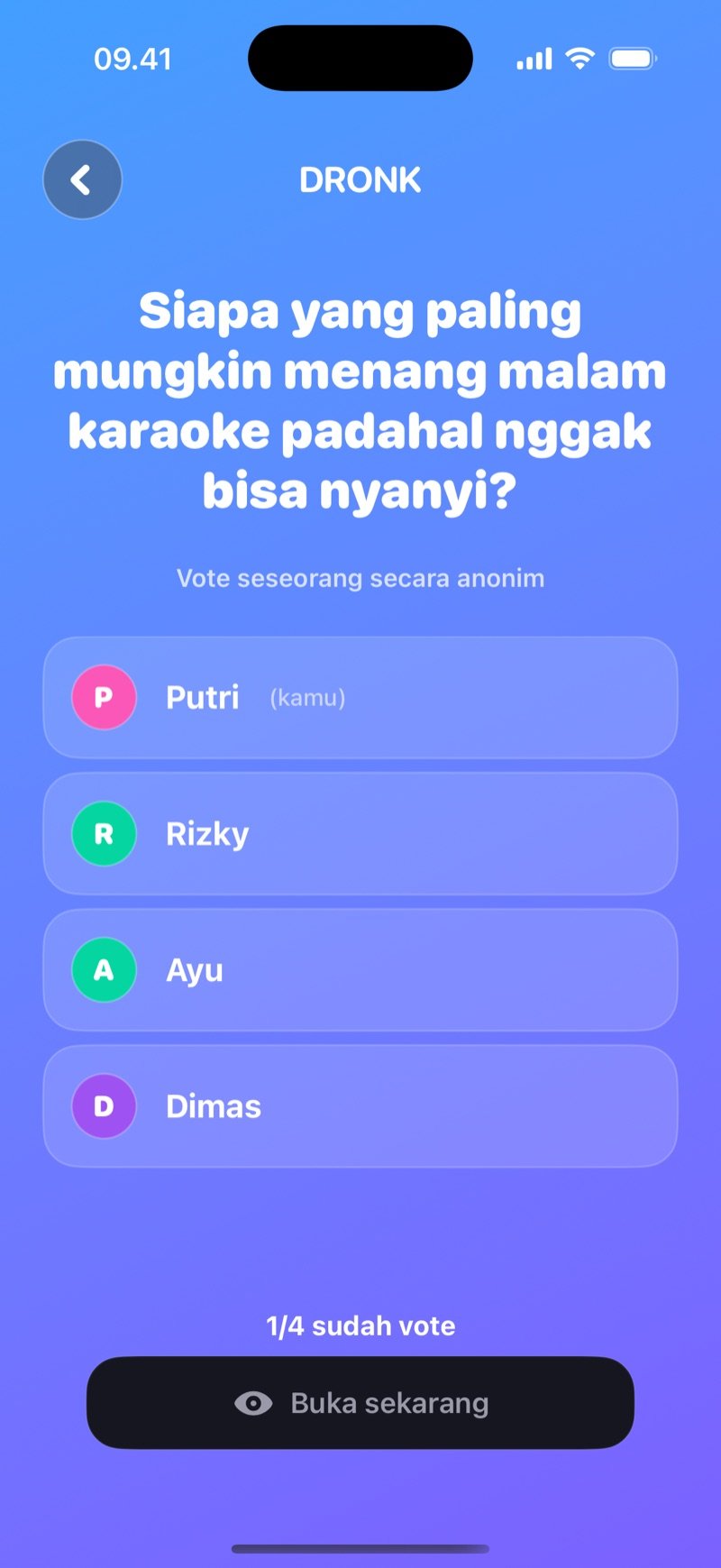 Vote Siapa Paling Mungkin LIVE: pertanyaan di atas daftar pemain di room, penghitung suara, dan tombol Buka sekarang