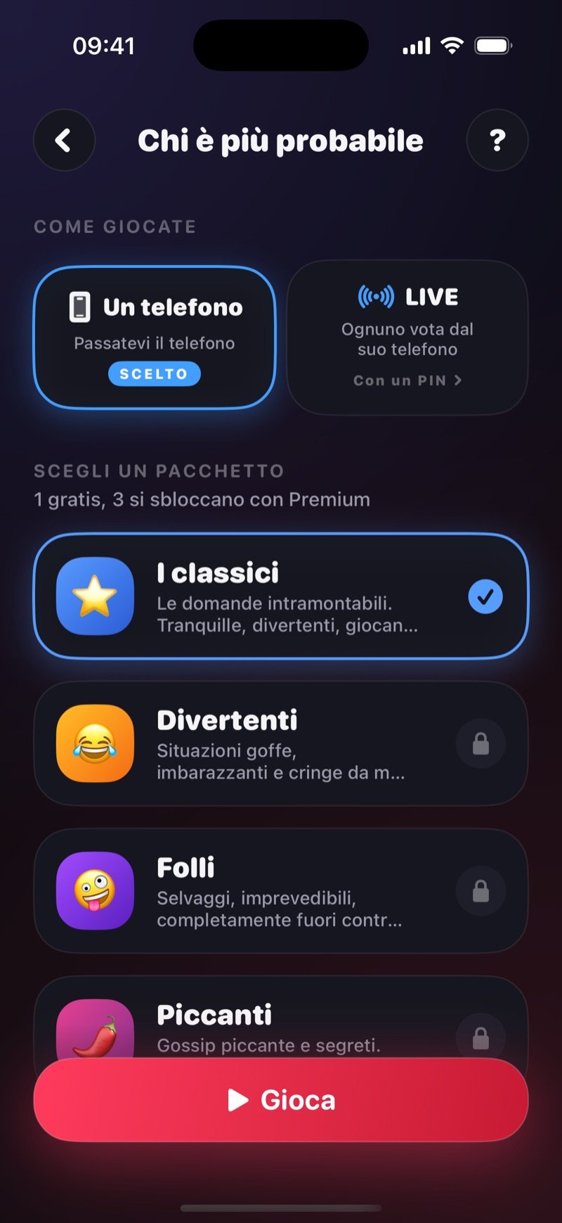 La schermata di preparazione di Chi è più probabile: One phone selezionato accanto a LIVE, la riga Got a game pin? Join the game, e la lista dei pacchetti con The Classics spuntato, Funny e Crazy con il lucchetto, sopra il pulsante Play (screenshot della versione inglese)