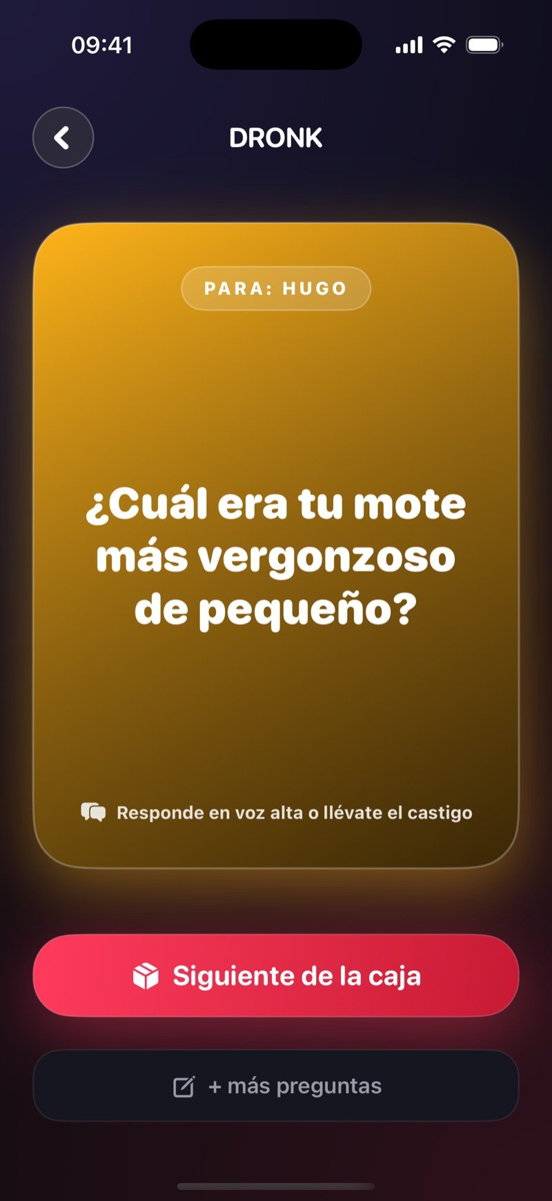 Una carta sacada en La Caja de Pandora: una carta dorada con la etiqueta To: Jake que pregunta What was your most cringe childhood nickname?, con Answer out loud or take the penalty y un botón Next from the box (captura de la versión en inglés)