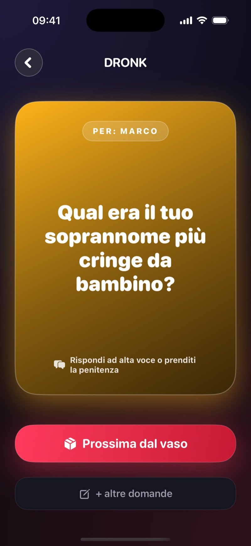 Una carta pescata ne Il Vaso di Pandora: carta dorata con l'etichetta To: Jake e la domanda What was your most cringe childhood nickname?, con Answer out loud or take the penalty e il pulsante Next from the box (screenshot della versione inglese)