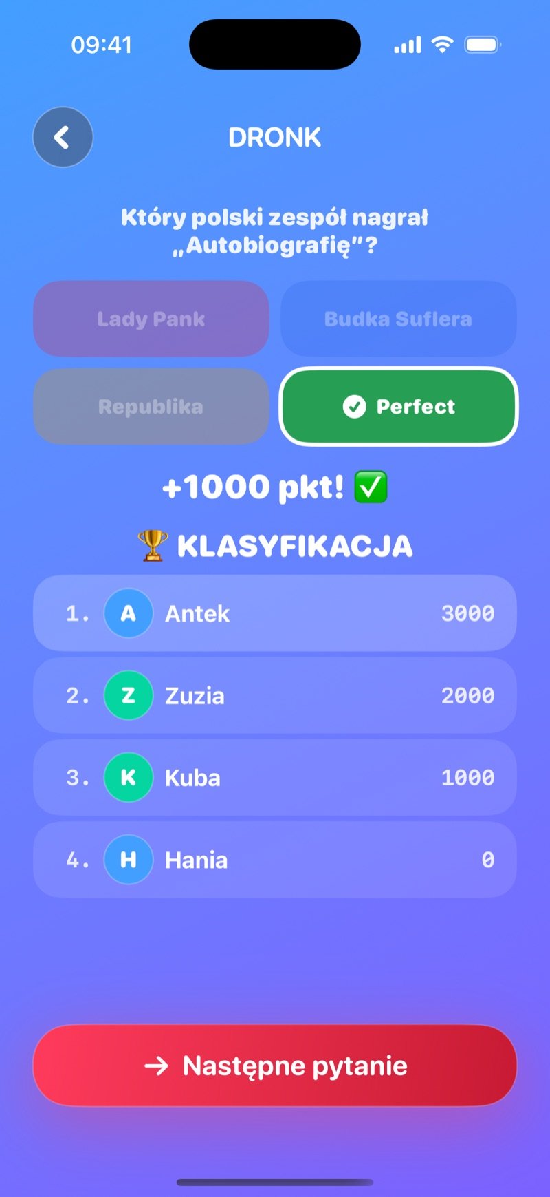 Odsłonięcie w Quiz: Who plays Harry Potter in the movies? z Daniel Radcliffe oznaczonym jako poprawna odpowiedź, baner +1000 points! oraz The Standings: 1. Jacob 3,000, 2. Olivia 2,000, 3. Jake 1,000, 4. Mia 0, plus przycisk Next question (zrzut z wersji angielskiej)