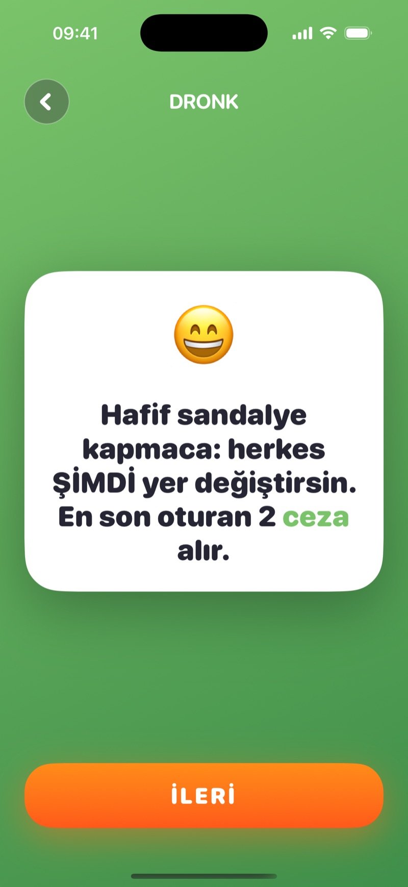 Dronk'ta Rulet'in herkese kartı: bütün masanın aynı anda oynadığı bir görev ve İleri düğmesi