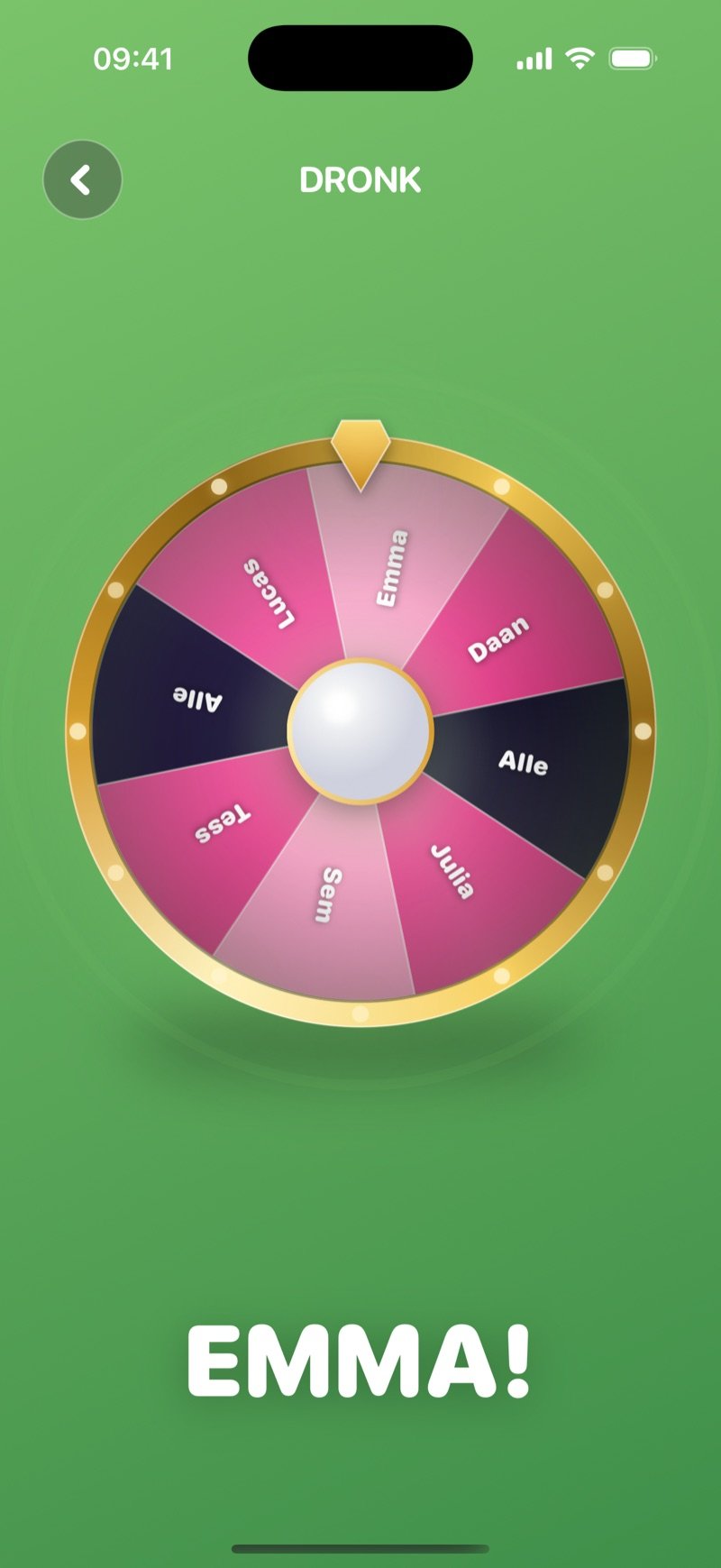 Het rad van Roulette in Dronk vlak voor de draai, met de naam van elke speler en een zwart All-vak