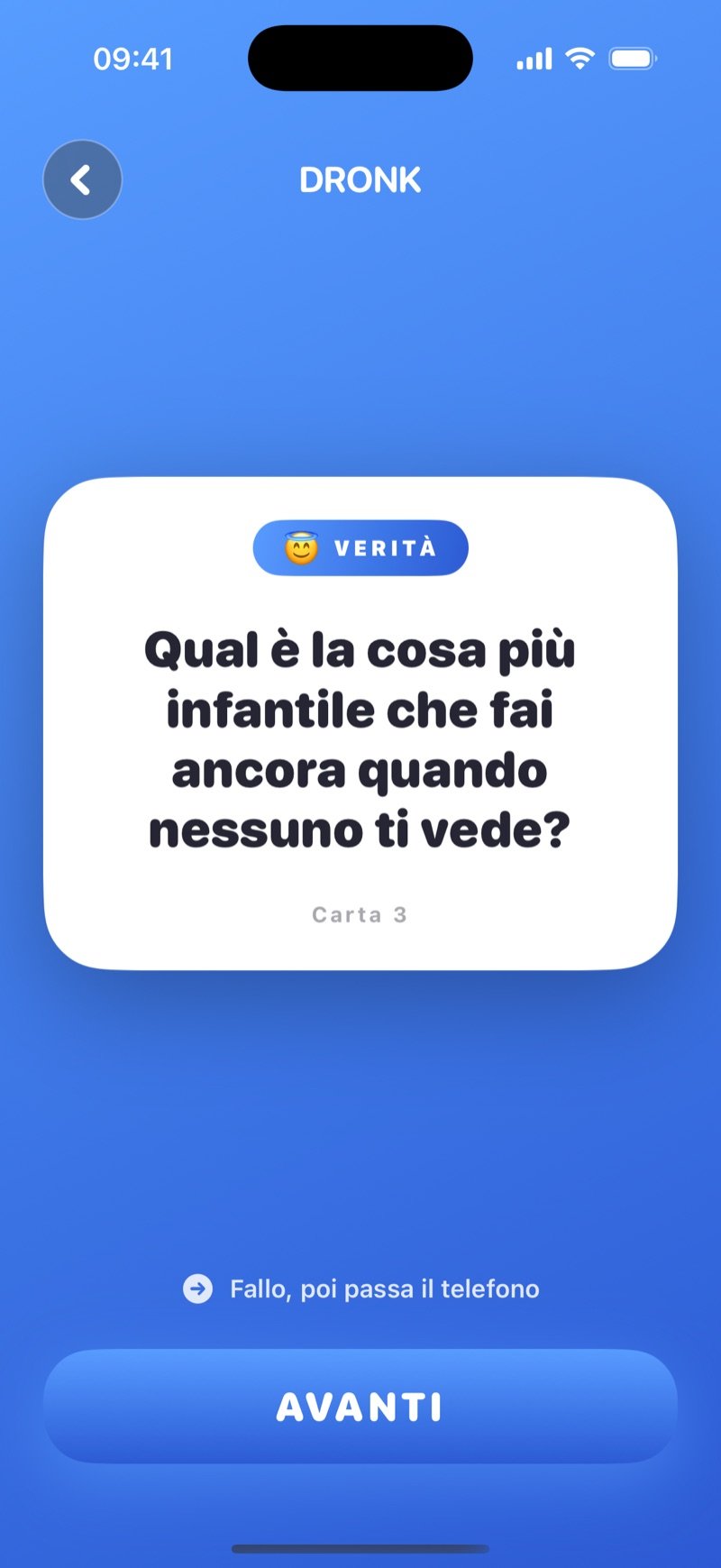 Carta verità in Dronk: 'What's the most childish thing you still do when nobody's watching?' (qual è la cosa più infantile che fai ancora quando nessuno ti guarda?) con il pulsante Next (screenshot della versione inglese)