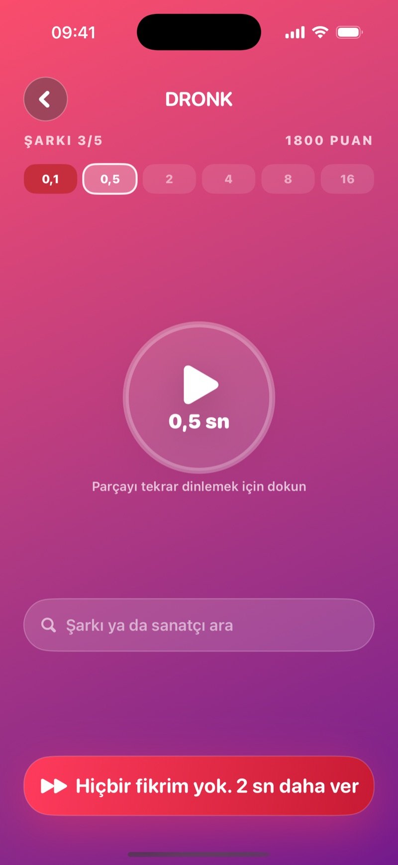 Tek Saniye'de tahmin: 5 şarkının 3.'sü, büyük bir çalma düğmesi, ilki yanlış işaretli ve ikincisi 0,5 saniyede aktif altı adım noktası, şarkı adı ya da sanatçı için arama alanı