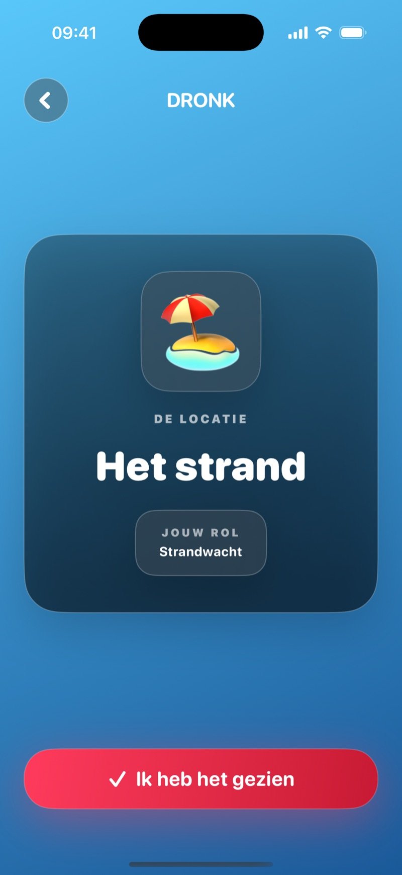 Een agentkaart in De Spion: The Location, The Beach, Your Role, Lifeguard, op de blauwe achtergrond van het spel (screenshot van de Engelse versie)