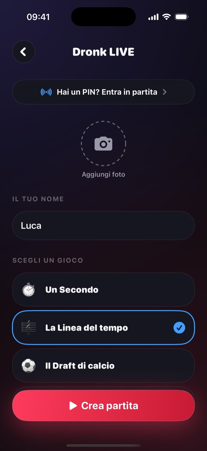 La schermata di creazione di Dronk LIVE: una riga Got a game pin? Join the game, un cerchio Add photo, il nome Jacob e una lista Pick a game con The Timeline selezionato sopra il pulsante Create game (screenshot della versione inglese)