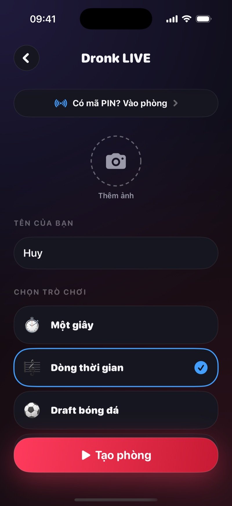 Màn hình tạo phòng Dronk LIVE: dòng Có mã PIN? Vào phòng, ô thêm ảnh, ô nhập tên và danh sách Chọn trò chơi với Dòng thời gian được chọn phía trên nút Tạo phòng